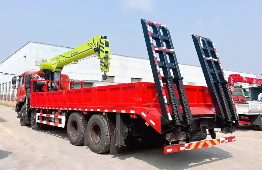 HOWO TX 8×4 Crane Truck.webp