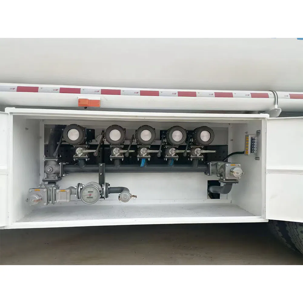 4 compartment oil tanker