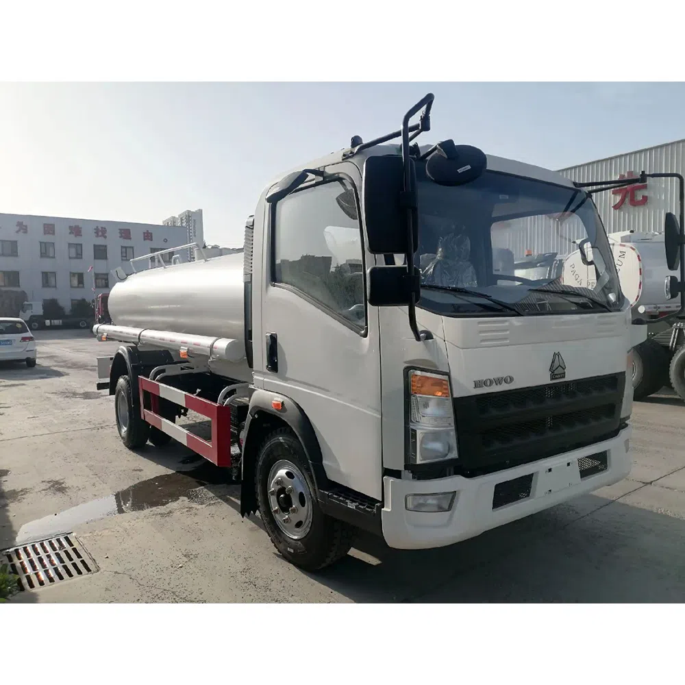 Light Sprinkler Truck