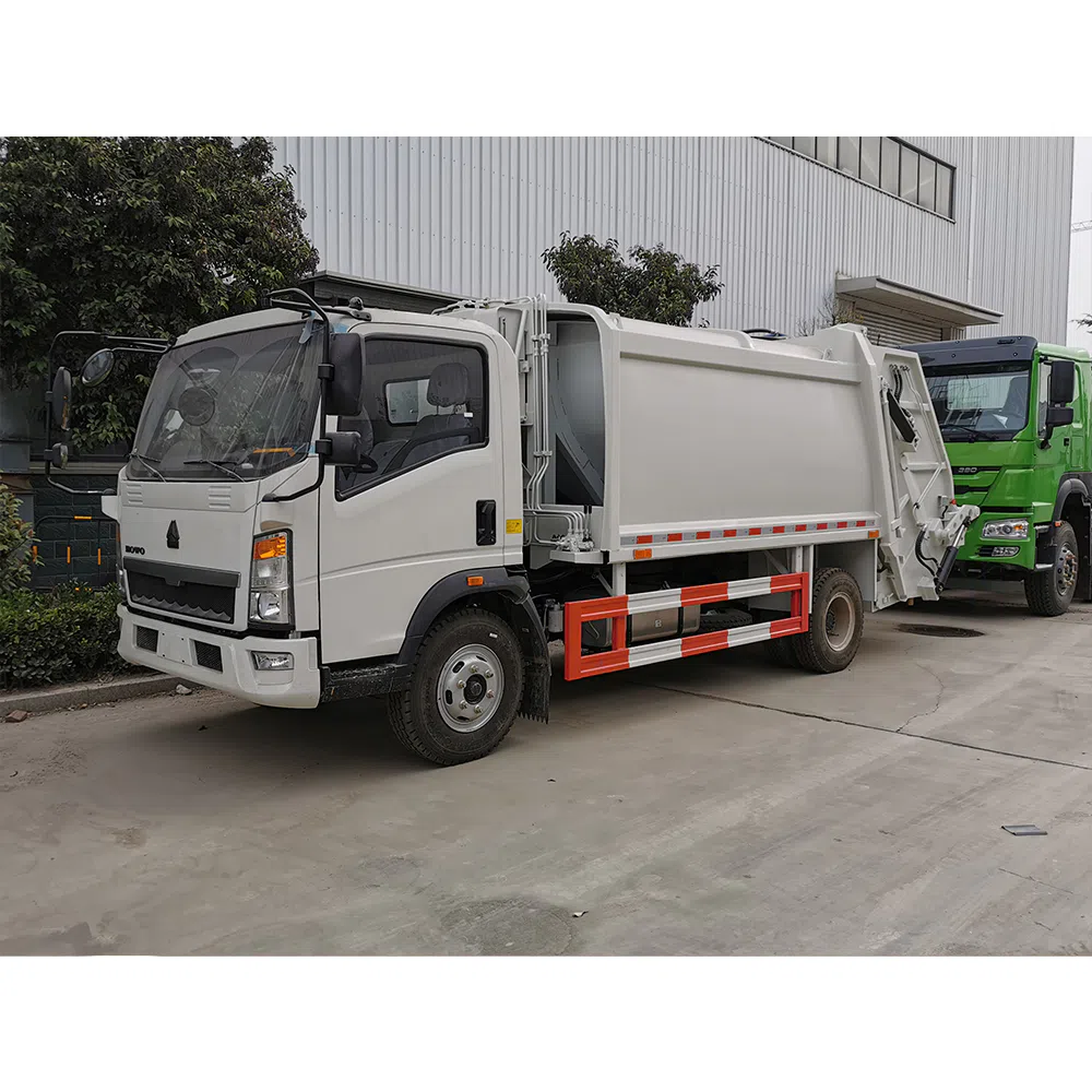 Light Compressed Garbage Truck