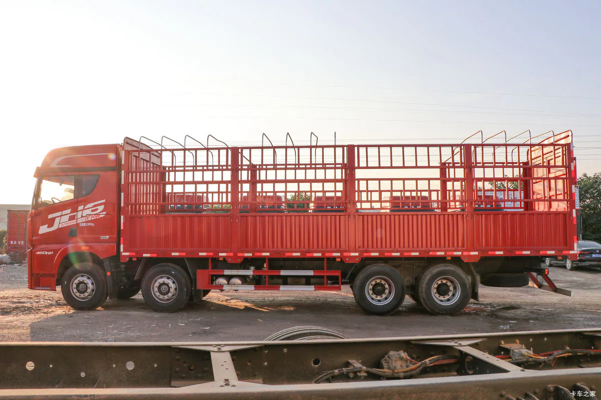 Faw JH6 8x4 Cargo Truck