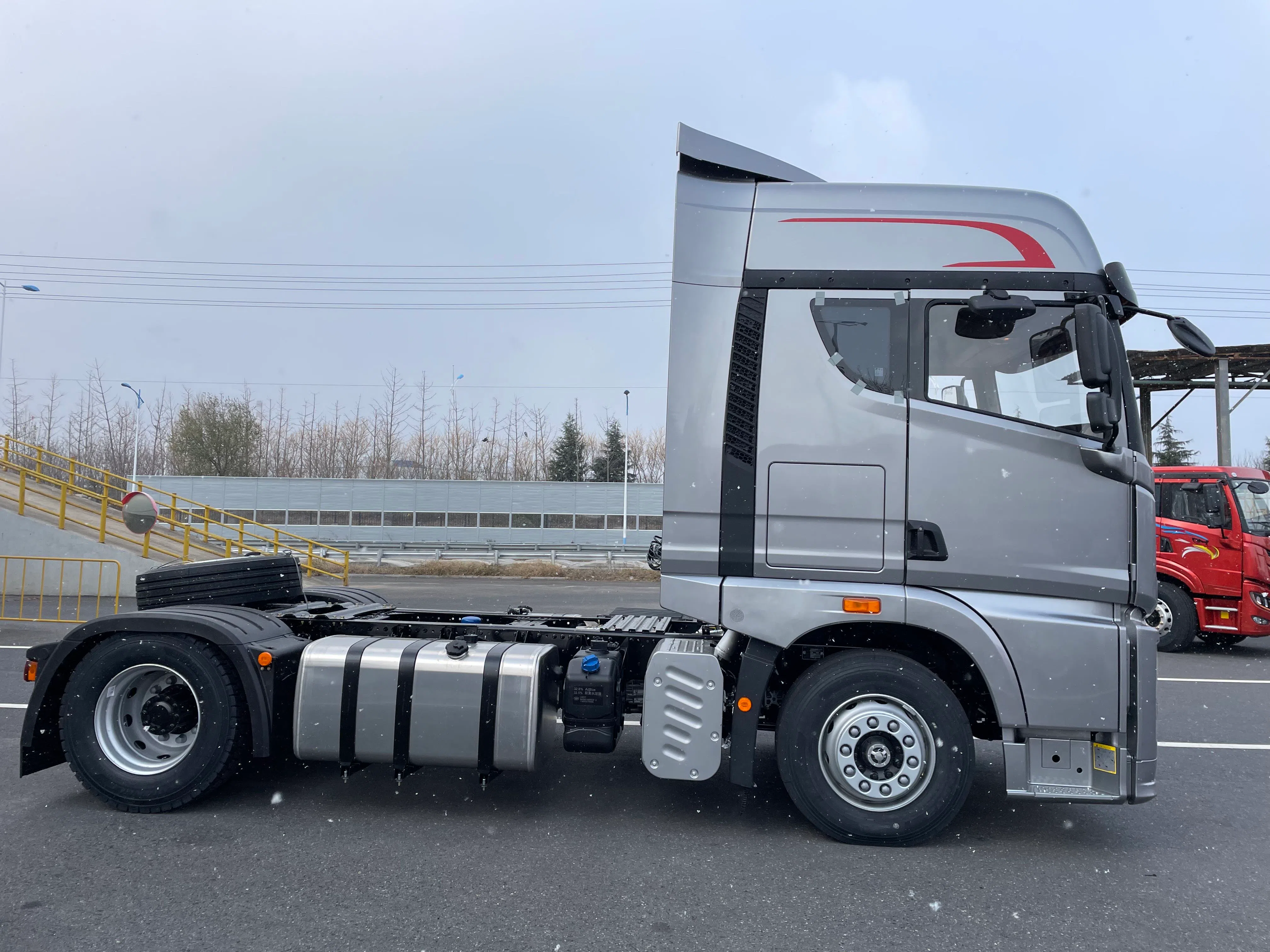 FAW JH6 4x2 Tractor