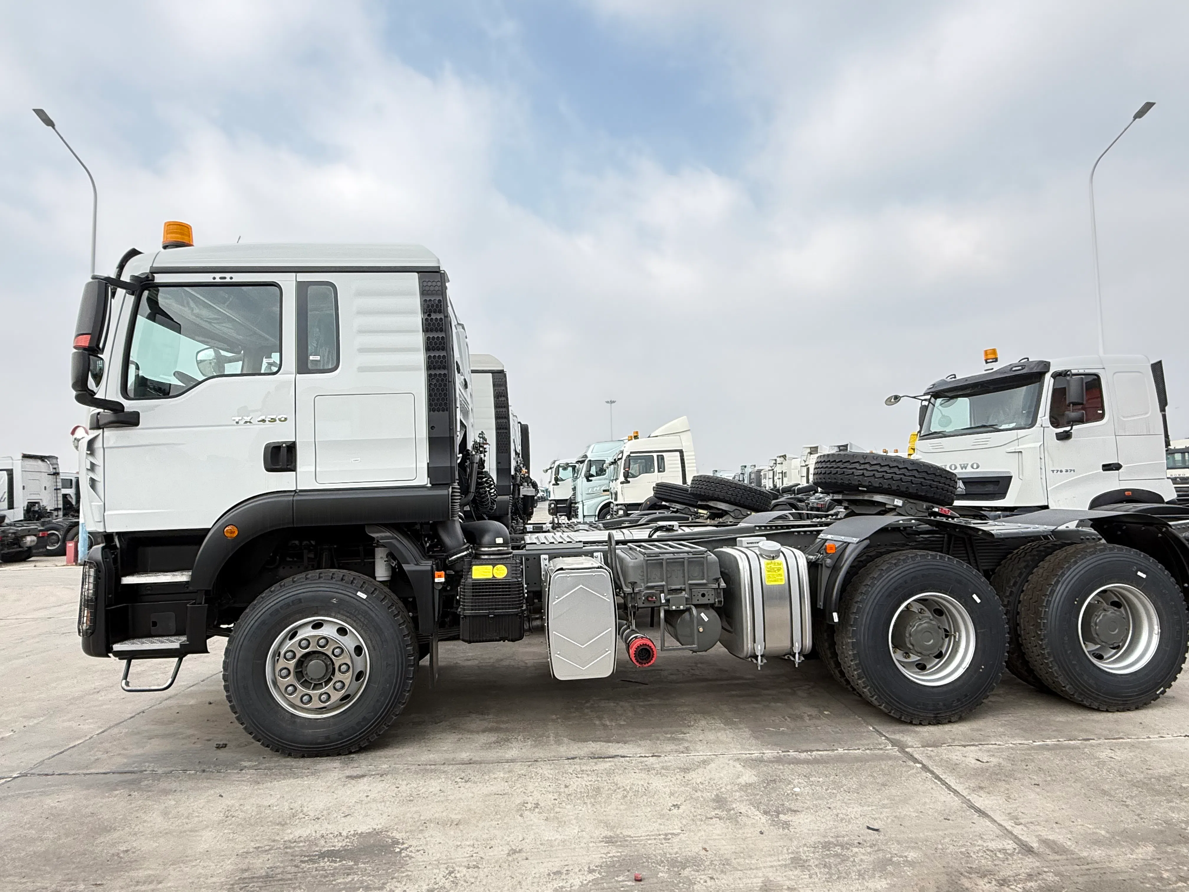 HOWO TX 6×4 Tractor Truck