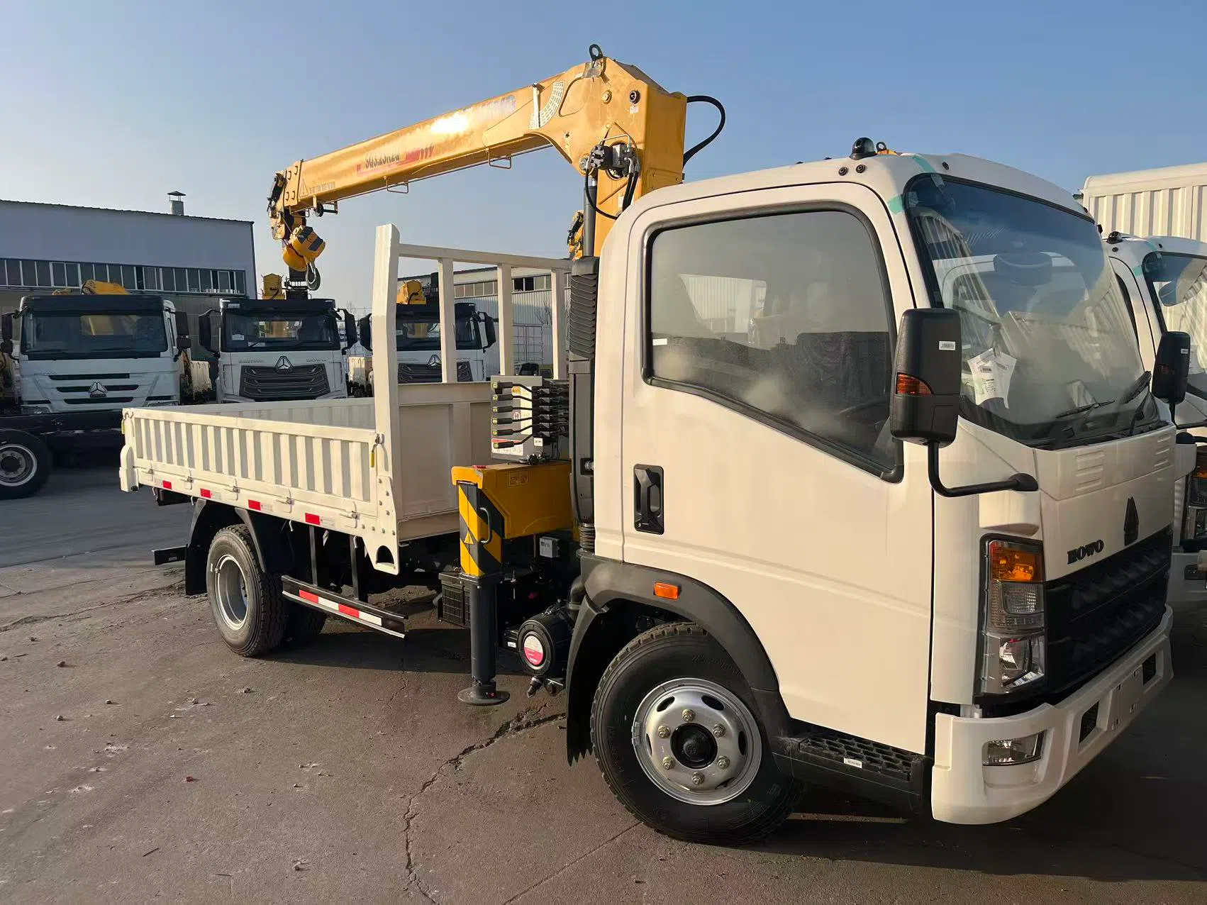 Light truck crane.webp