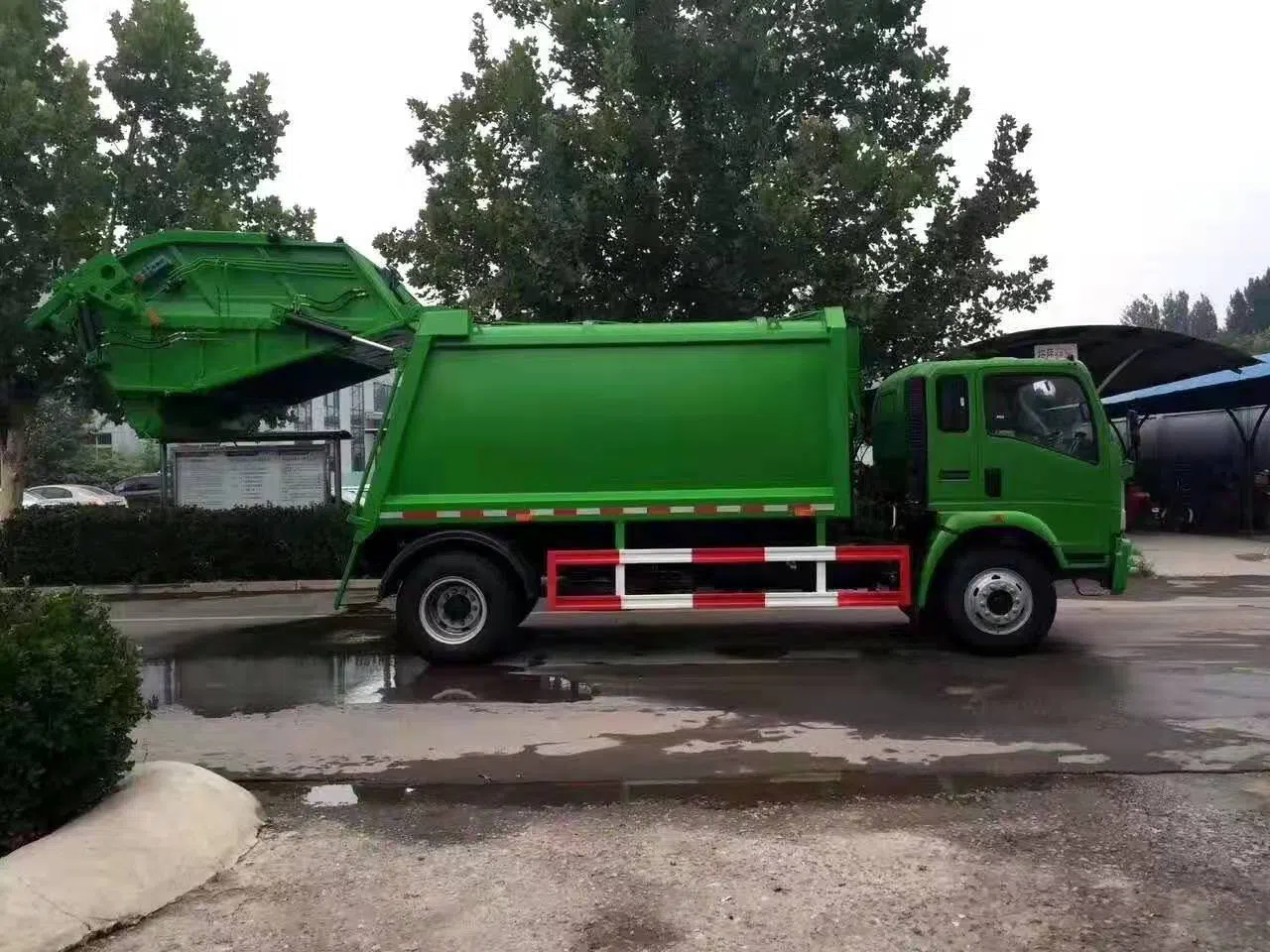 Light Compressed garbage truck