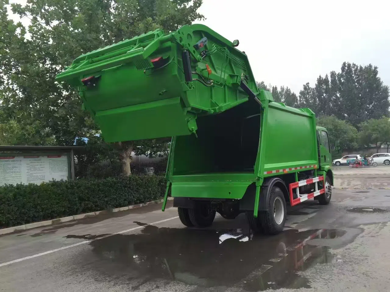 garbage truck.webp