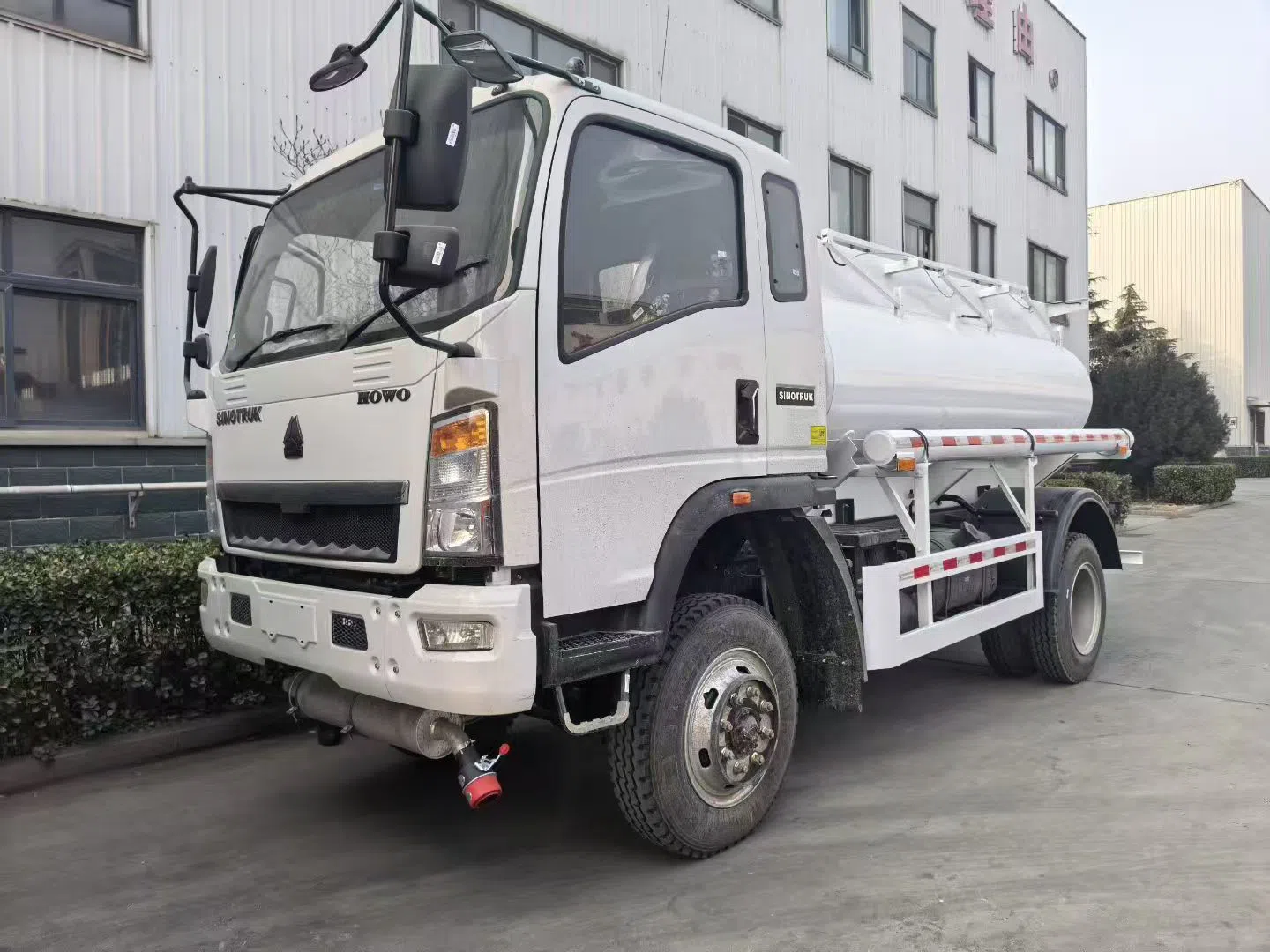 light fuel tank truck