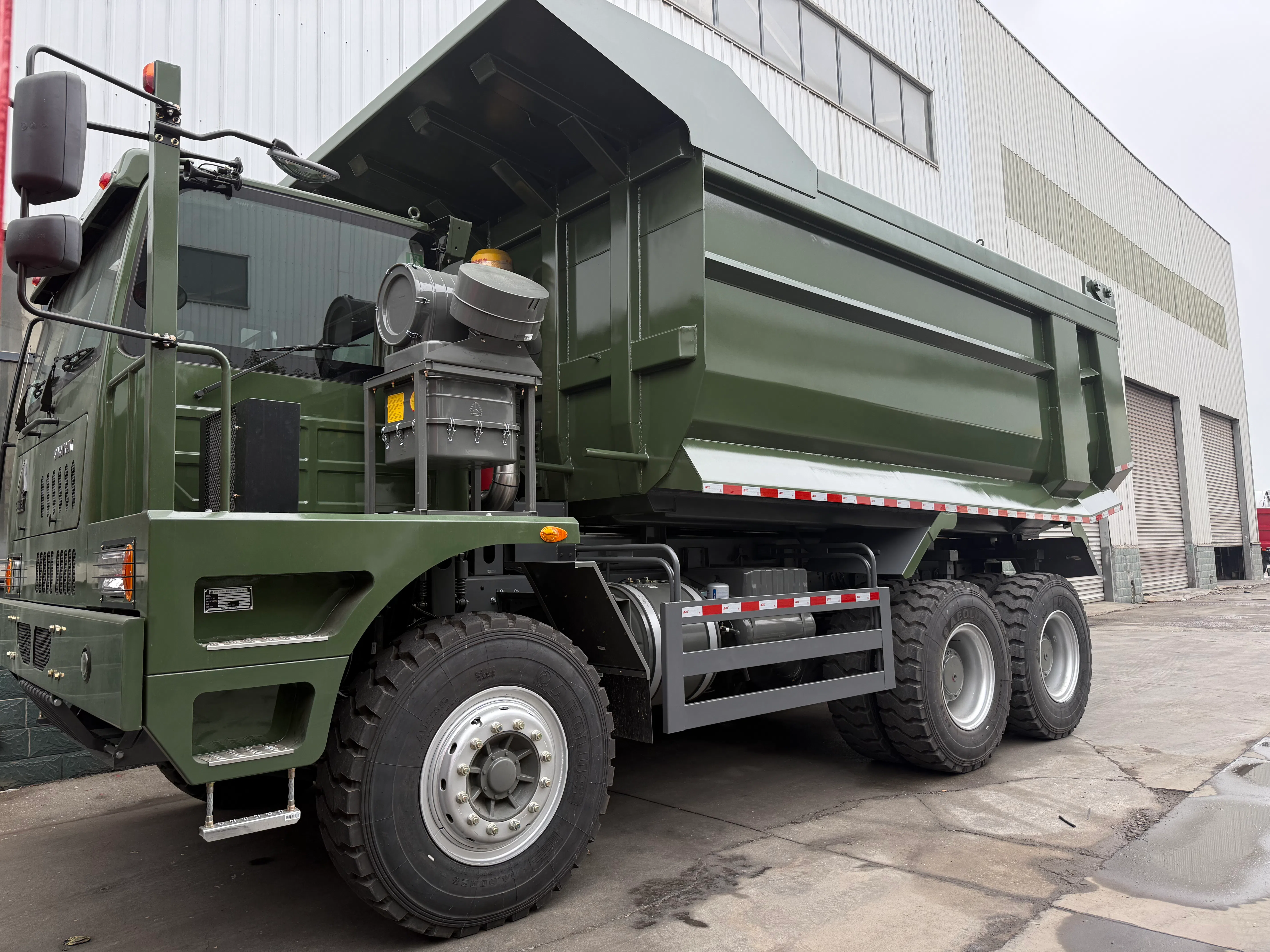 90 tons mining truck