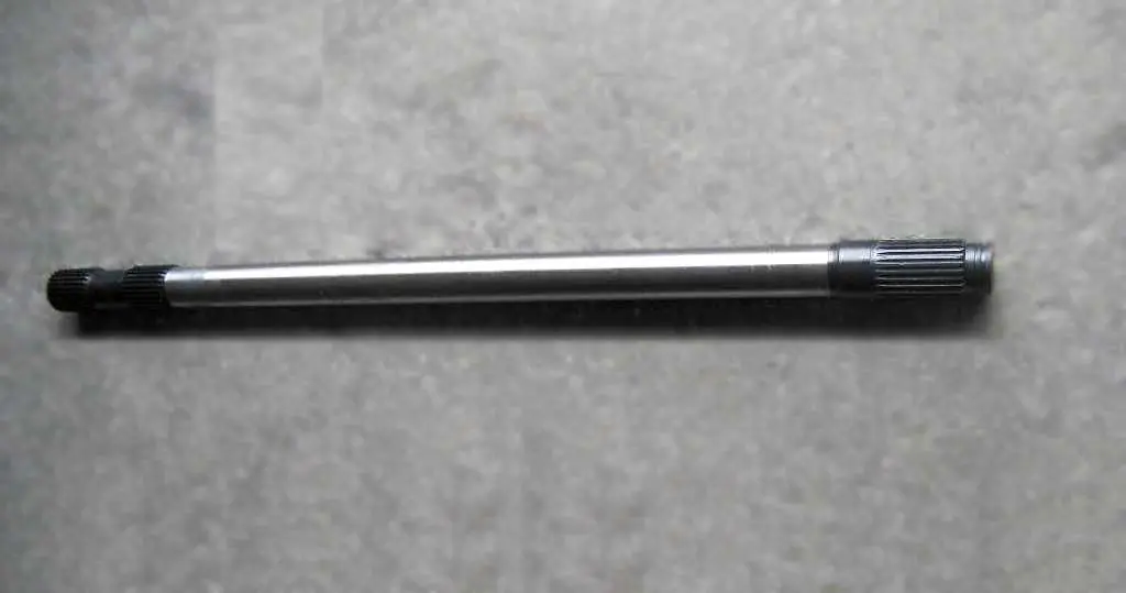 AXLE SHAFT