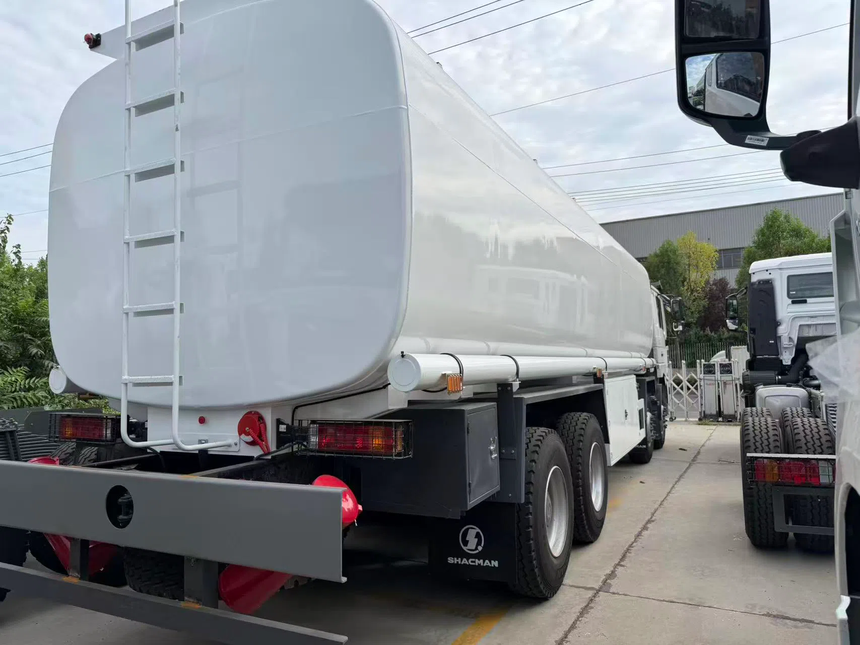 Shacman F3000 8x4 Fuel Tank Truck