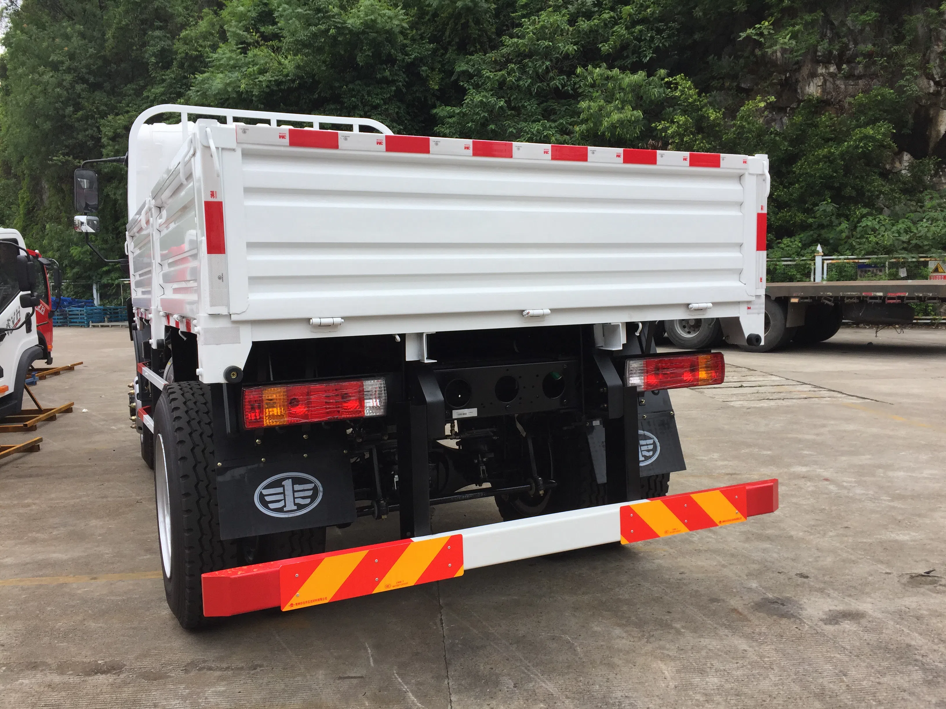 Faw Tiger Cargo Truck