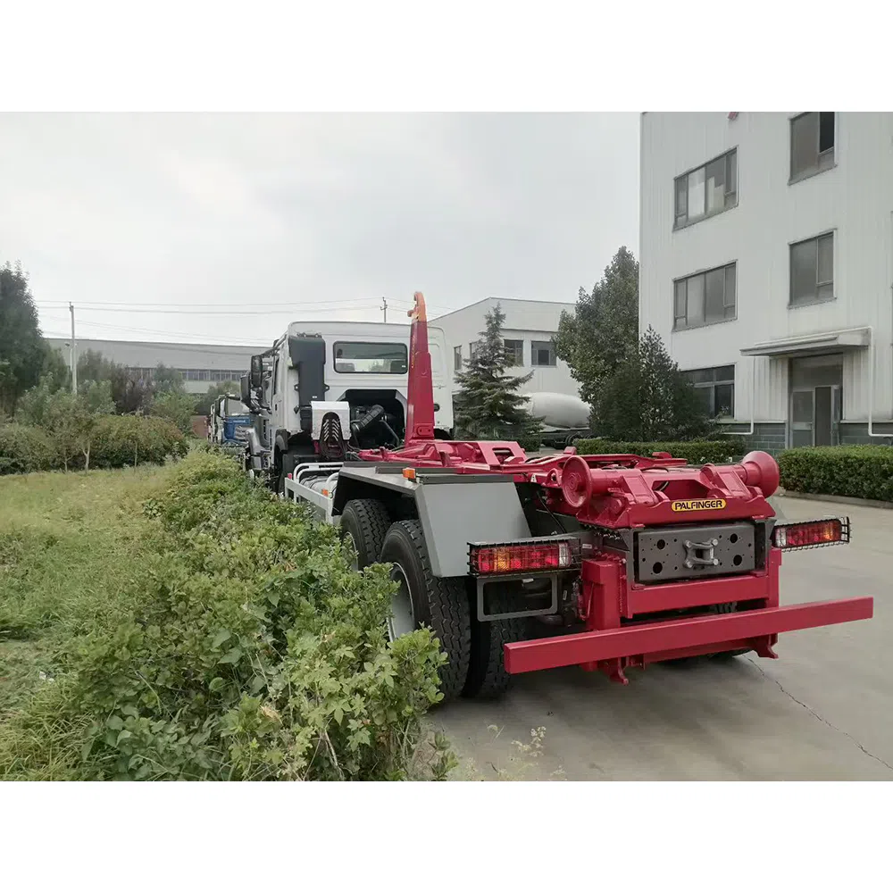 Hook Lift Garbage Truck