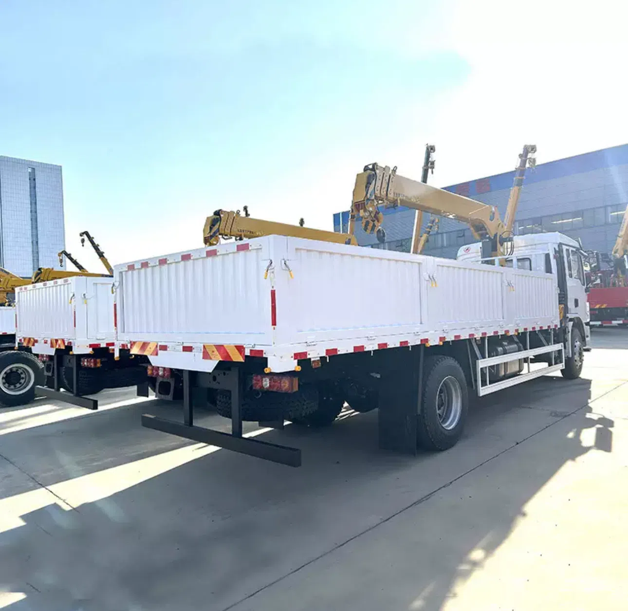Shacman L3000 4x2 Crane Truck