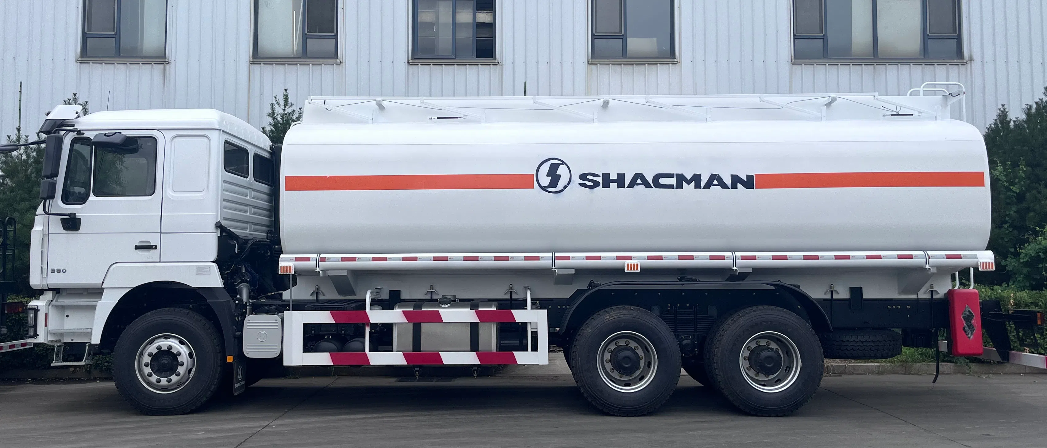 F3000 Fuel Bowser.webp