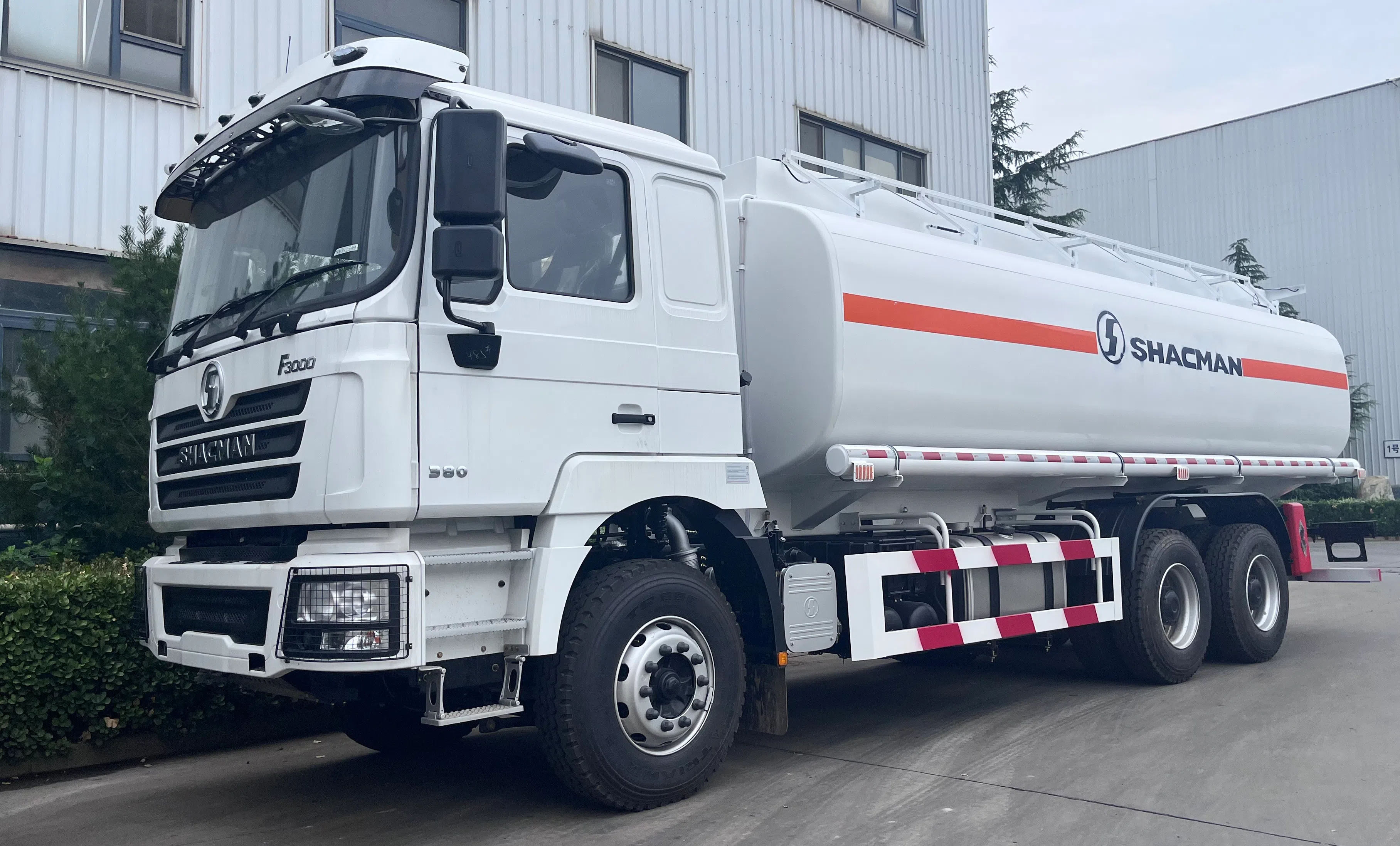 F3000 Fuel Tanker.webp