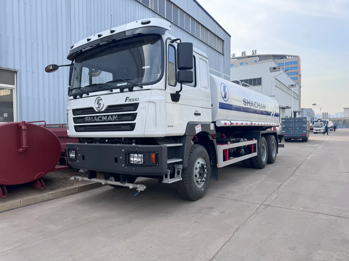 Camion d'arrosage Shacman F3000 6x4