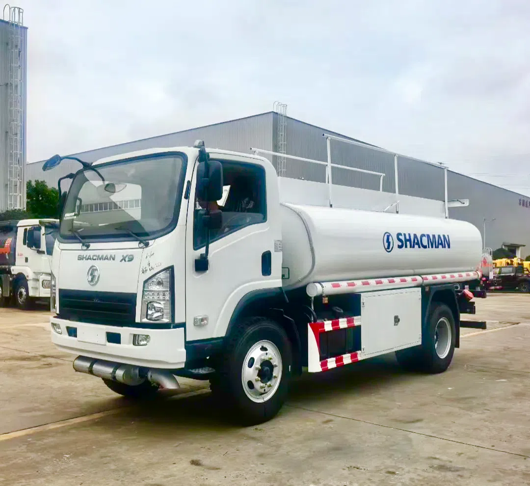 Camion-citerne de carburant.webp