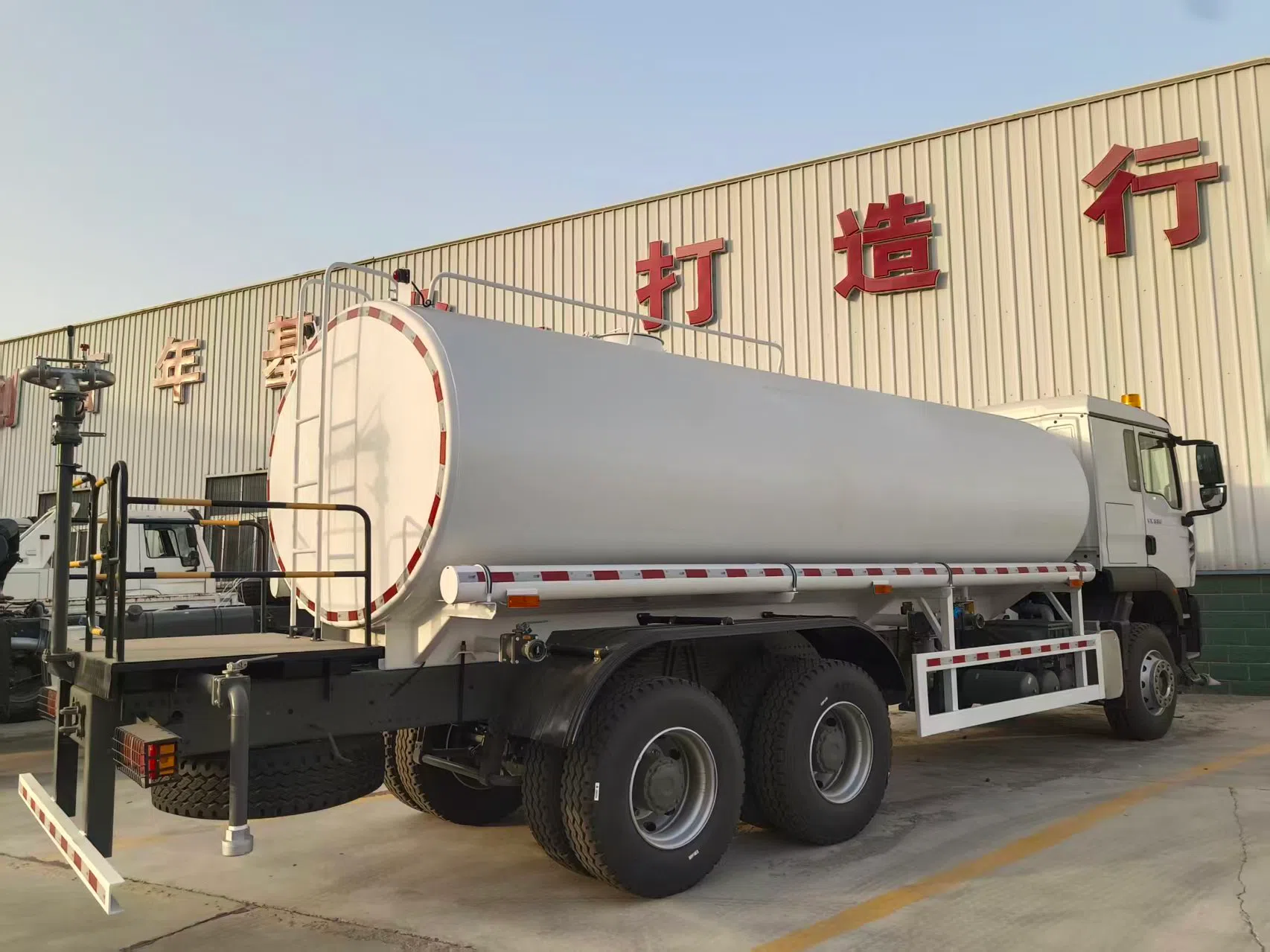 HOWO TX 6×4 Sprinkler truck