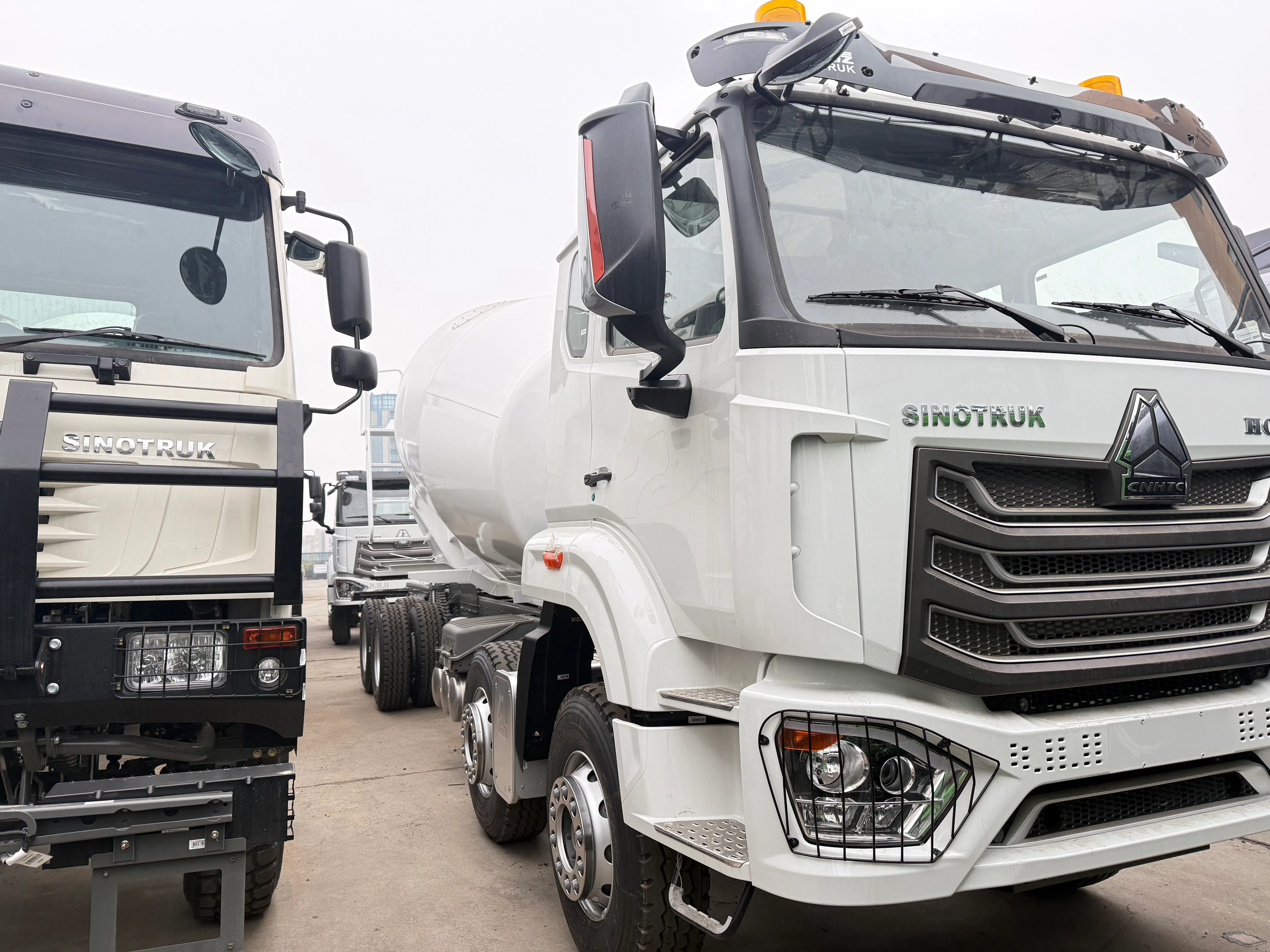 HOWO NX 8×4 Concrete Mixer Truck