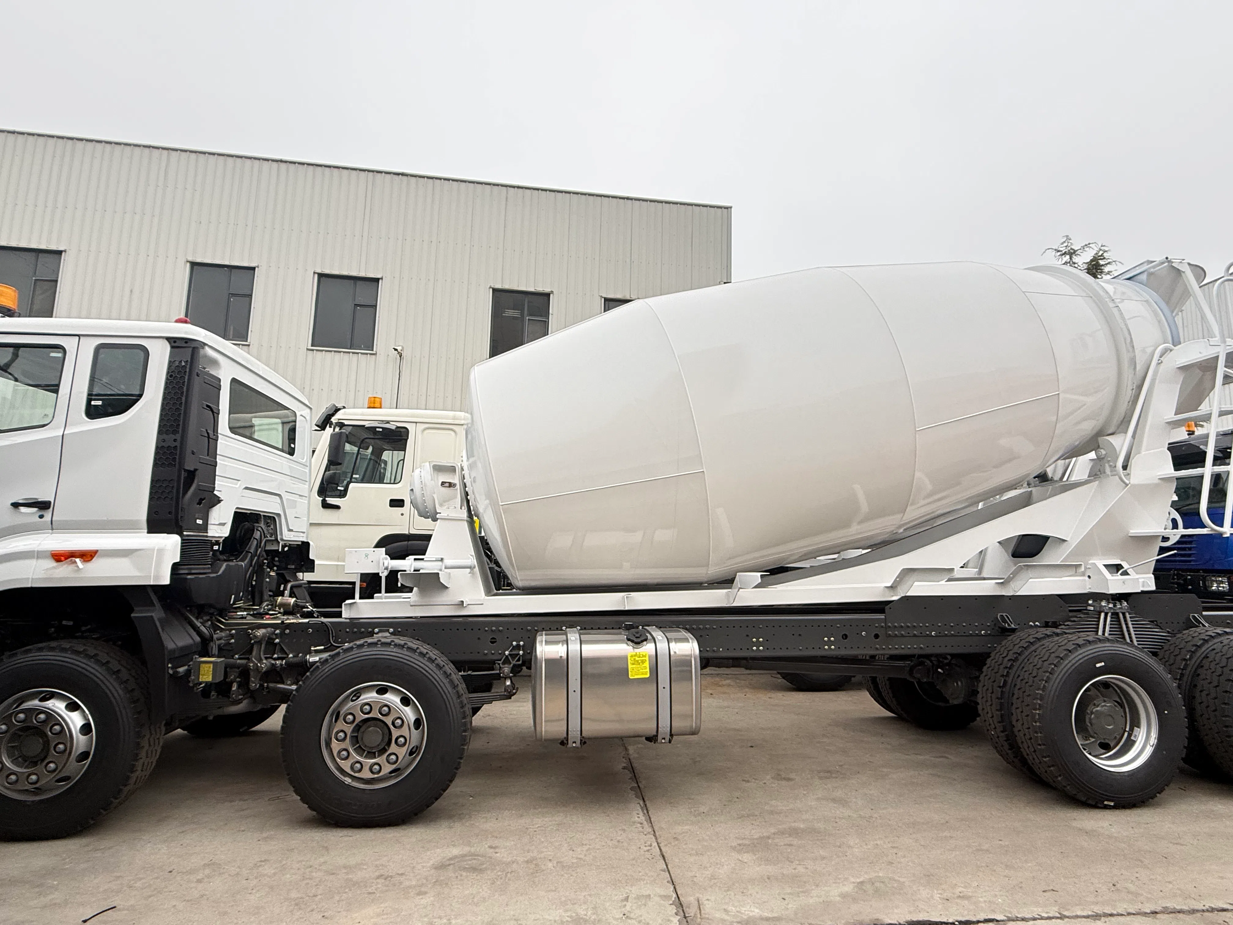 HOWO NX 8×4 Concrete Mixer Truck