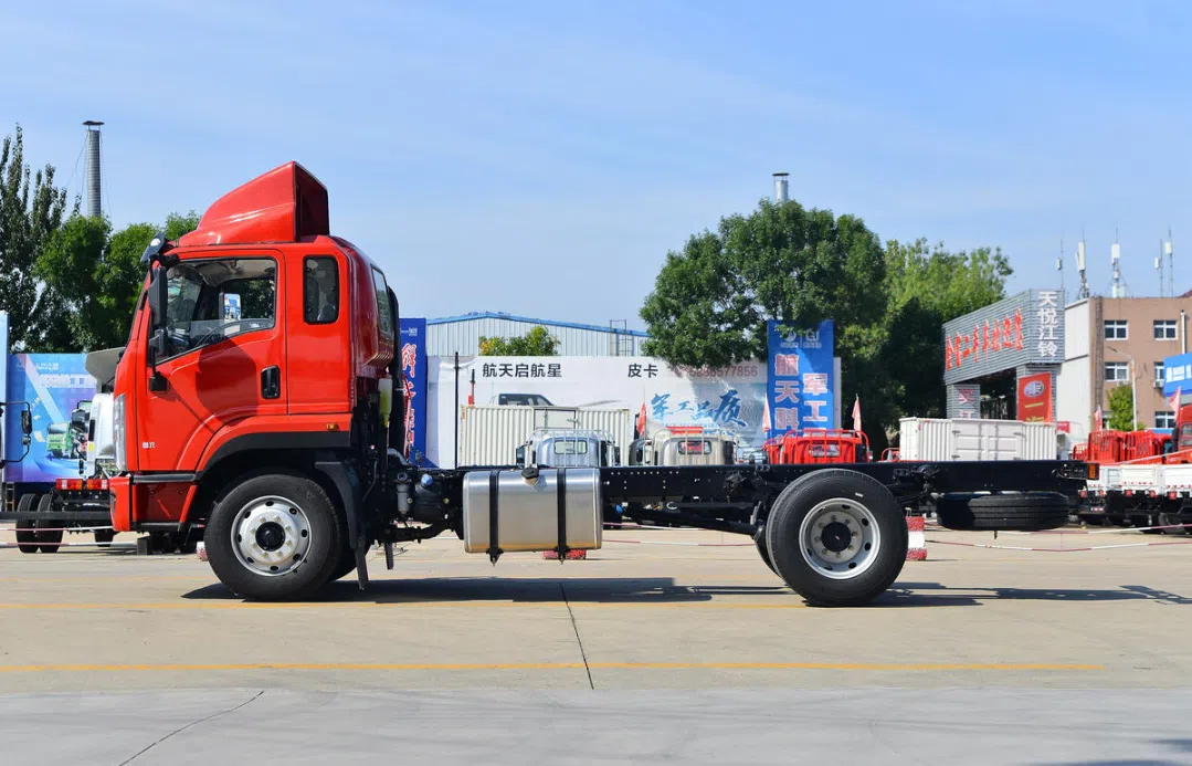 Shacman X9 Tractor