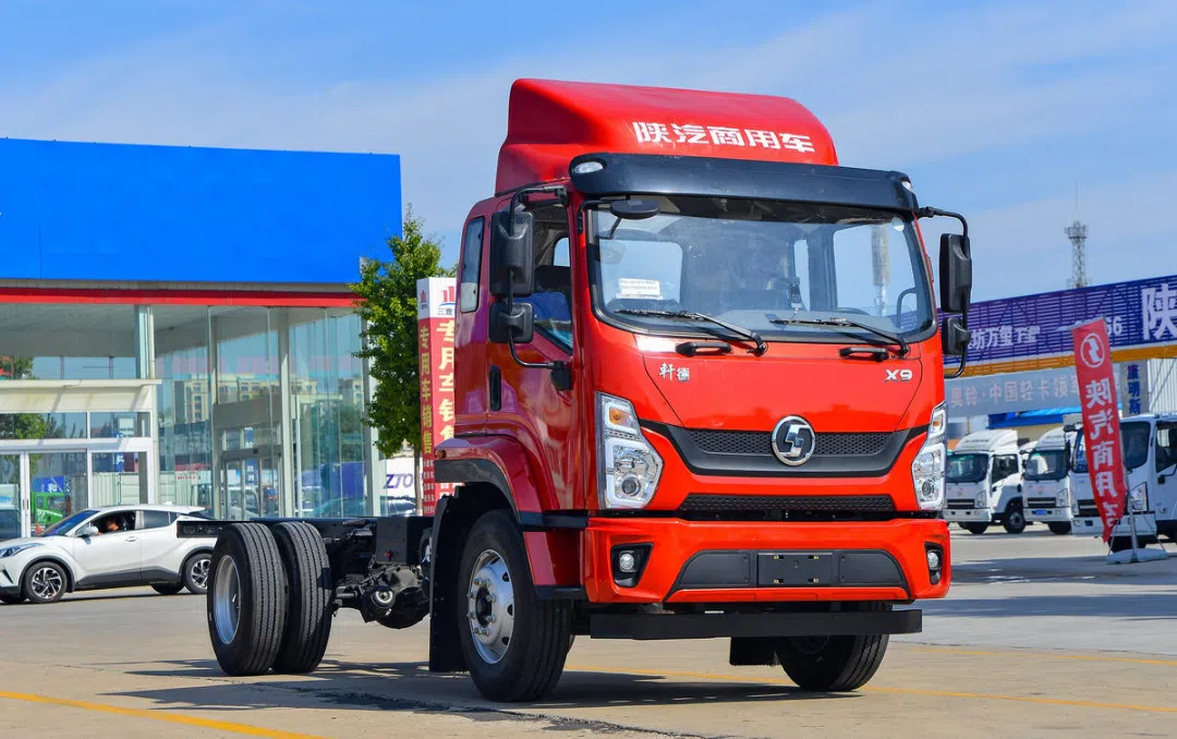 Shacman X9 Tractor
