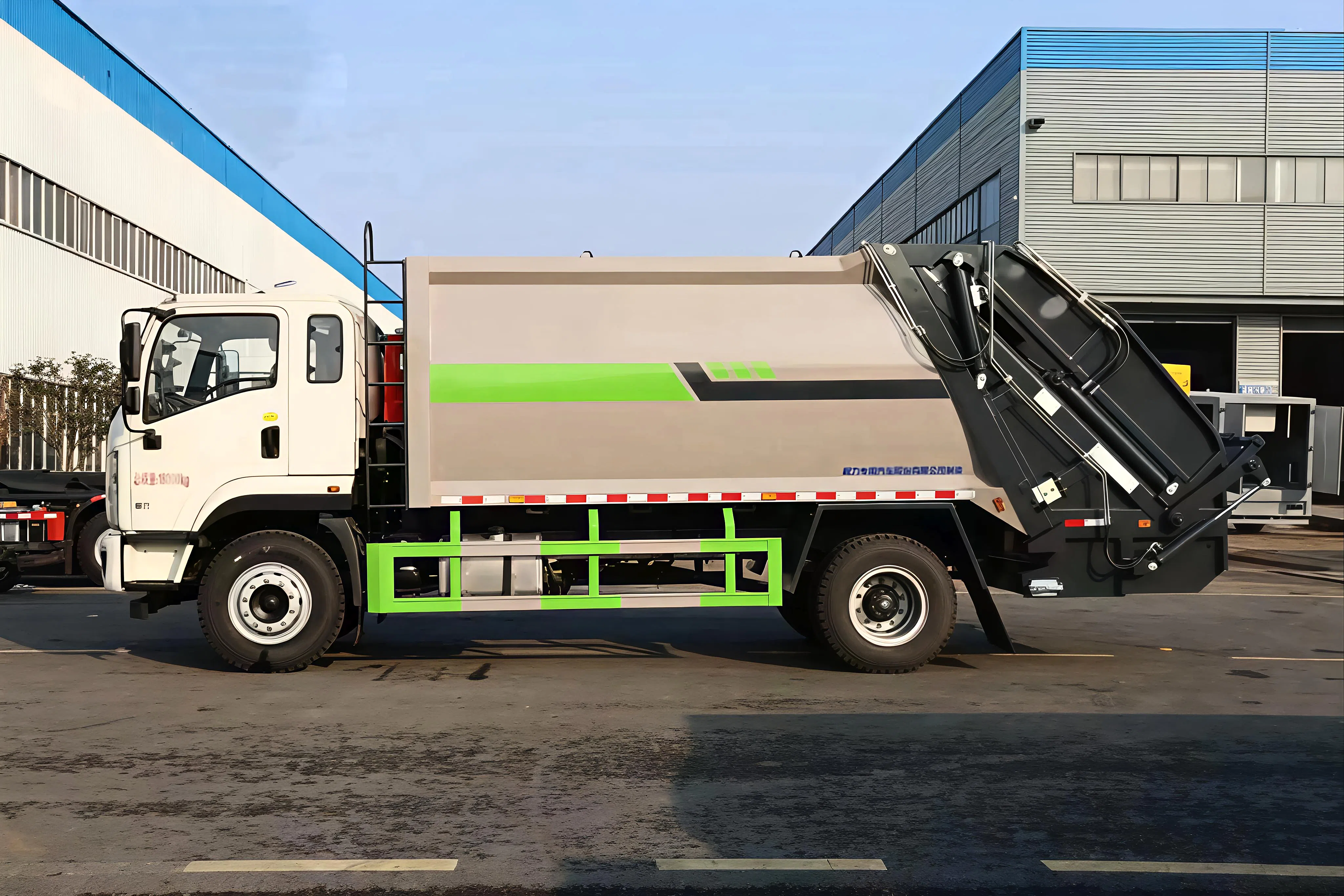 Shacman X9 Garbage Truck