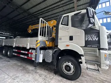 FAW J6P 6x4 Crane Truck