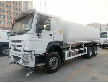 Camion arroseur d'eau