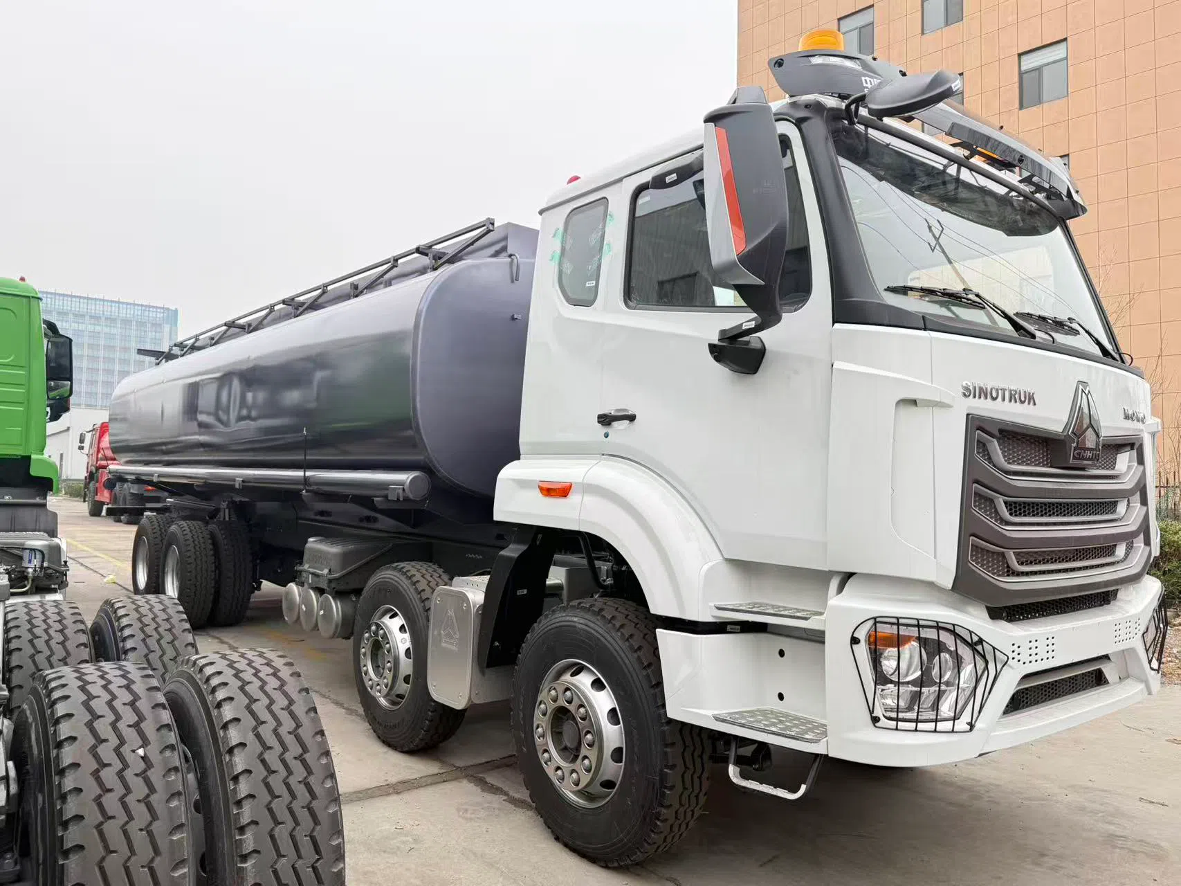 HOWO NX 8x4 Fuel Tank Truck