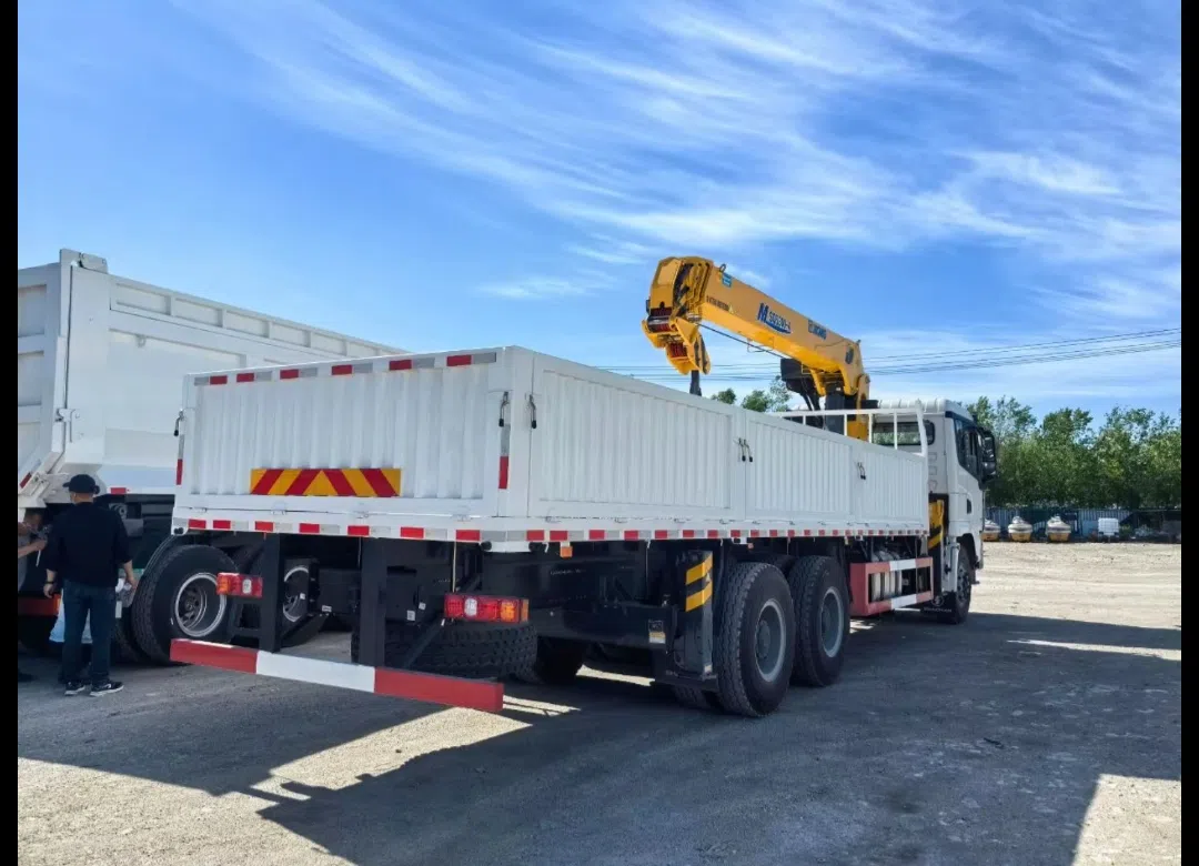 Shacman X3000 6x4 Crane Truck
