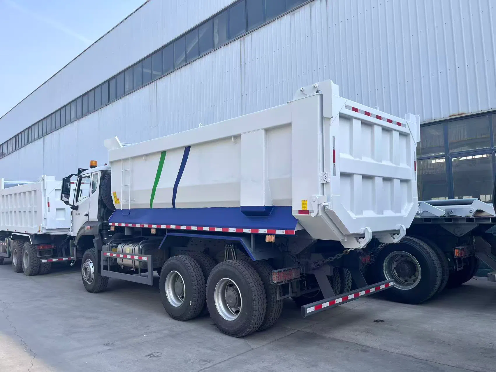HOWO NX 6×4 DUMP TRUCK