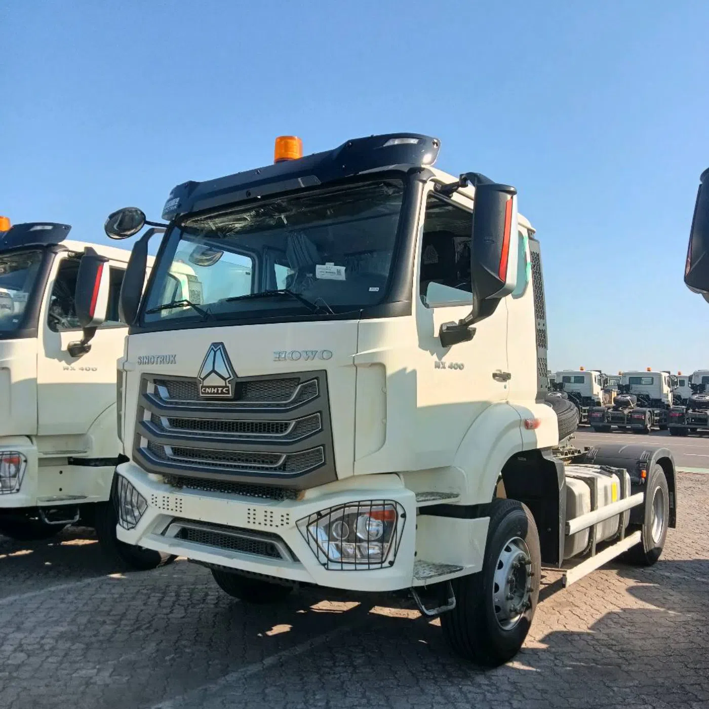 HOWO NX 4×2 TRACTOR TRUCK