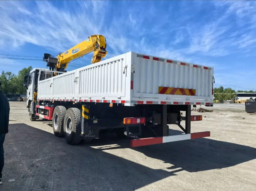 Shacman X3000 6x4 Crane Truck